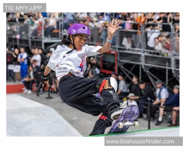 李静谈滑板人生：从初学者到职业选手的心路历程与成长故事